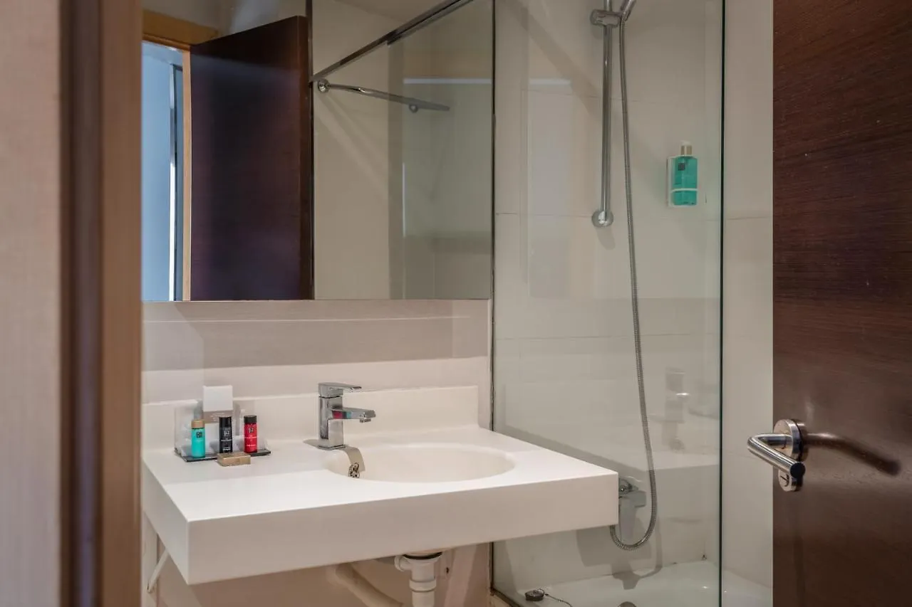 Hotel Madanis L'Hospitalet de Llobregat  Barcelona